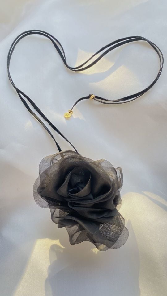 İpek Organze Gül Rozetli Choker