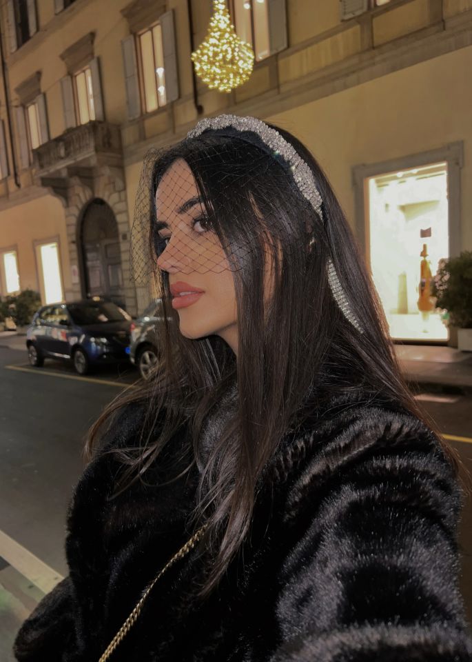 Kristal Suyolu Vualetli Taç