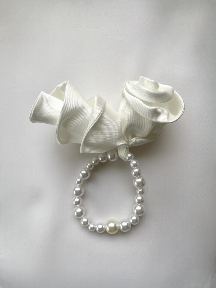 Rose Pearl Scrunchie