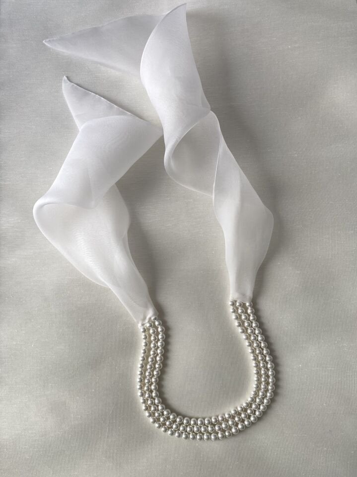 Bella  Choker